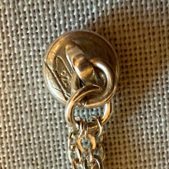 Sterling 13.50 Ct tw Garnet Cluster pendant w/18” magnetic clasp chain. - Picture 9 of 9